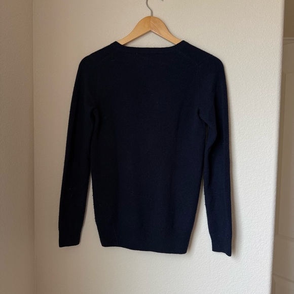 J.Crew 100% Cashmere V-Neck Sweater – Navy (Size XS) - Picture 2 of 3